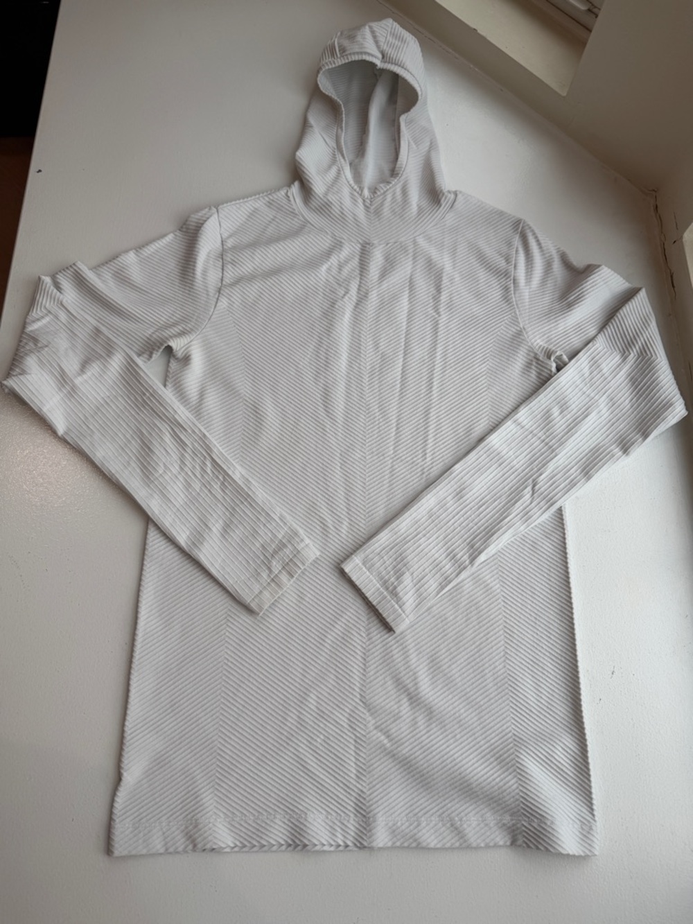 Athleta Women’s Lightweight Hooded Long-Sleeve Running Top Medium